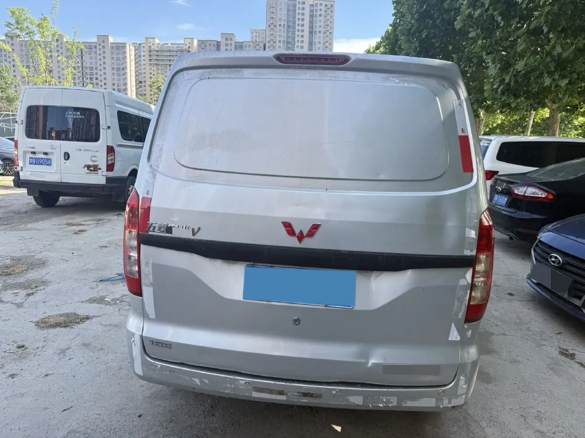 2021 WuLing HongGuang V 1.5L 99HP L4 6MT,autocango,china used car exporter,china ev exporter,chinese used car exporter,chinese used ev exporter