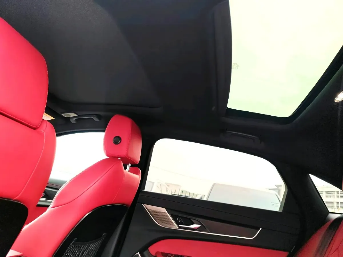 2022 Jaguar XFL 2.0T 250HP L4 8AT,autocango,china used car exporter,china ev exporter,chinese used car exporter,chinese used ev exporter
