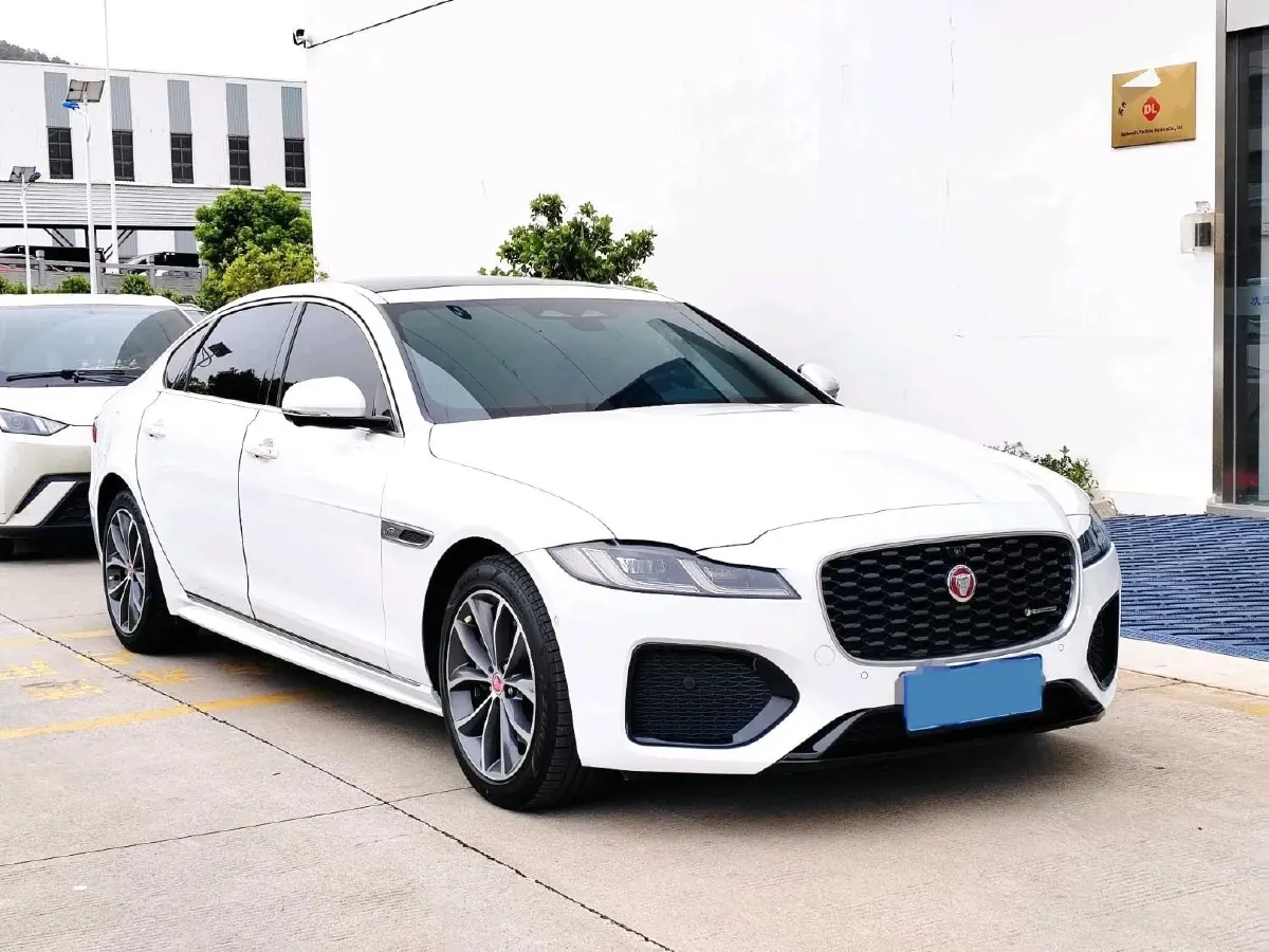 2022 Jaguar XFL 2.0T 250HP L4 8AT,autocango,china used car exporter,china ev exporter,chinese used car exporter,chinese used ev exporter