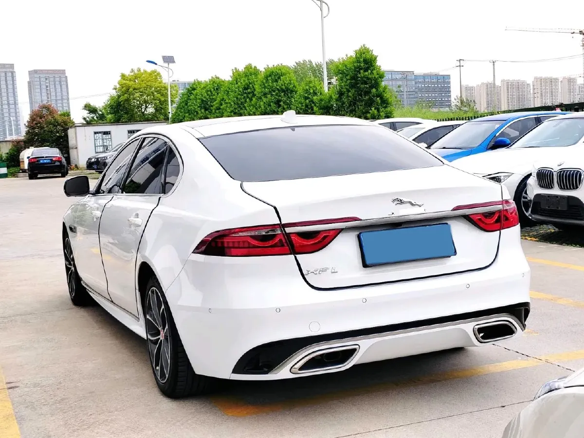 2022 Jaguar XFL 2.0T 250HP L4 8AT,autocango,china used car exporter,china ev exporter,chinese used car exporter,chinese used ev exporter