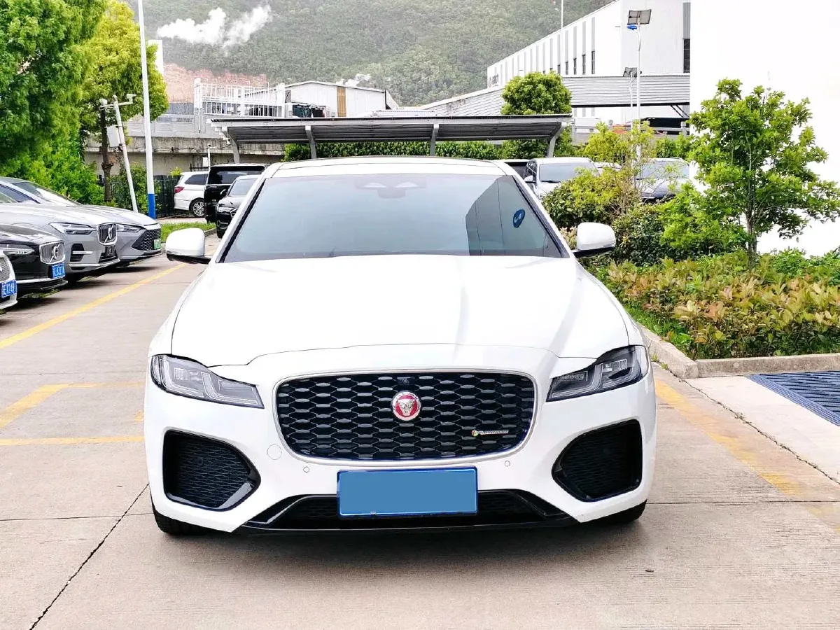 2022 Jaguar XFL 2.0T 250HP L4 8AT,autocango,china used car exporter,china ev exporter,chinese used car exporter,chinese used ev exporter