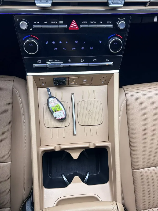 2024 Hyundai Santafe 2.0T 247HP L4 8AT,autocango,china used car exporter,china ev exporter,chinese used car exporter,chinese used ev exporter