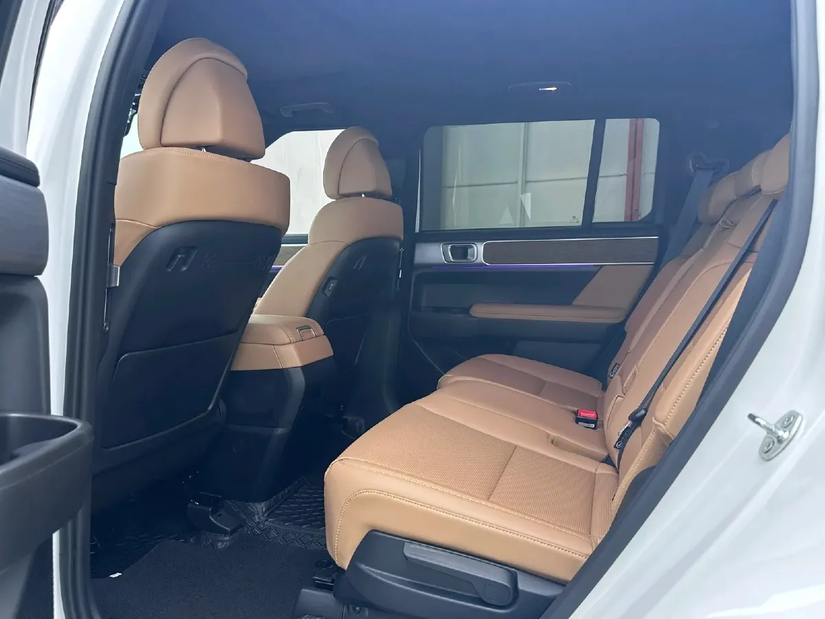 2024 Hyundai Santafe 2.0T 247HP L4 8AT,autocango,china used car exporter,china ev exporter,chinese used car exporter,chinese used ev exporter