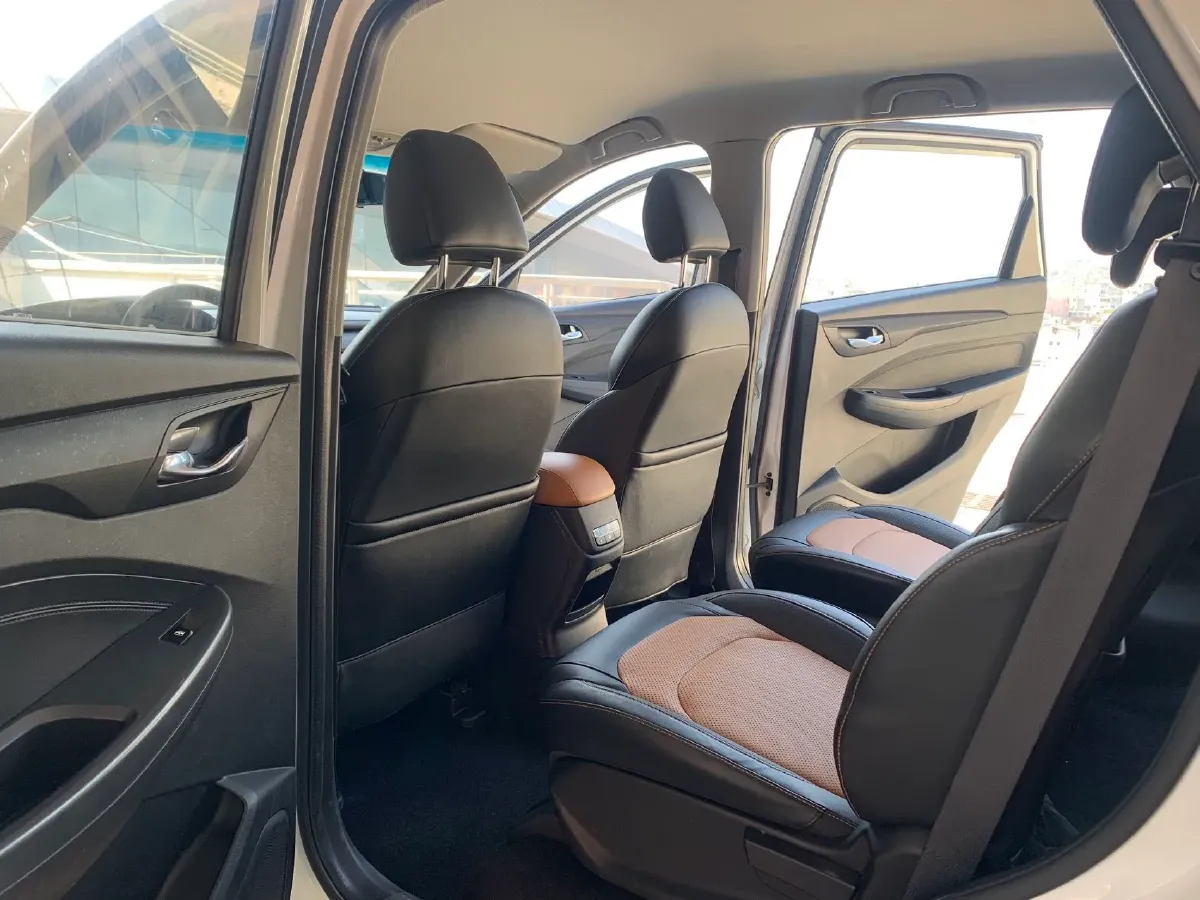 2018 WuLing HongGuang S3 1.5L 112HP L4 6MT,autocango,china used car exporter,china ev exporter,chinese used car exporter,chinese used ev exporter