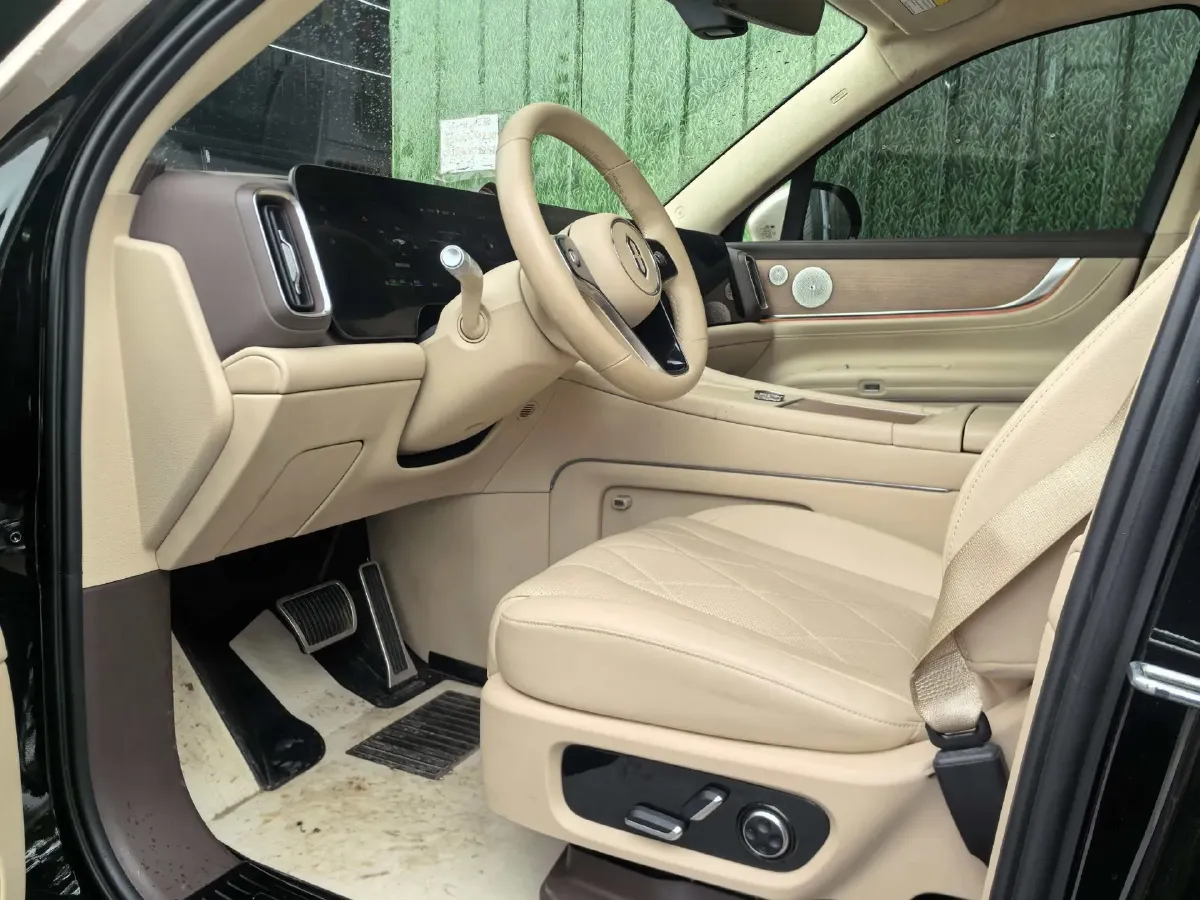 2024 AITO AITO M9 1.5T 152HP L4 REEV 42KWH,autocango,china used car exporter,china ev exporter,chinese used car exporter,chinese used ev exporter