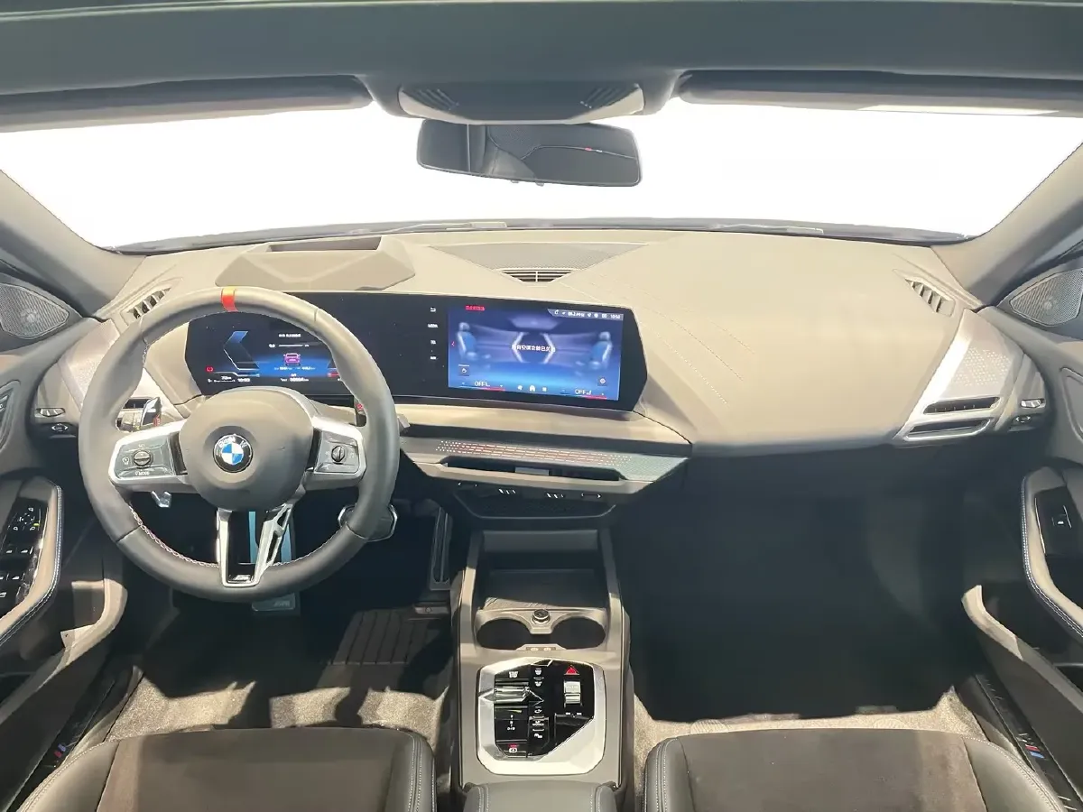 2025 BMW 2.0T 300HP L4 7DCT,autocango,china used car exporter,china ev exporter,chinese used car exporter,chinese used ev exporter