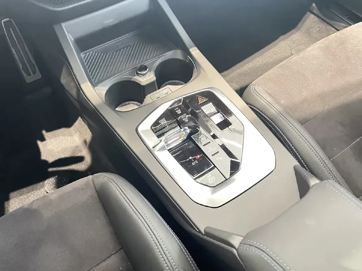 2025 BMW 2.0T 300HP L4 7DCT,autocango,china used car exporter,china ev exporter,chinese used car exporter,chinese used ev exporter
