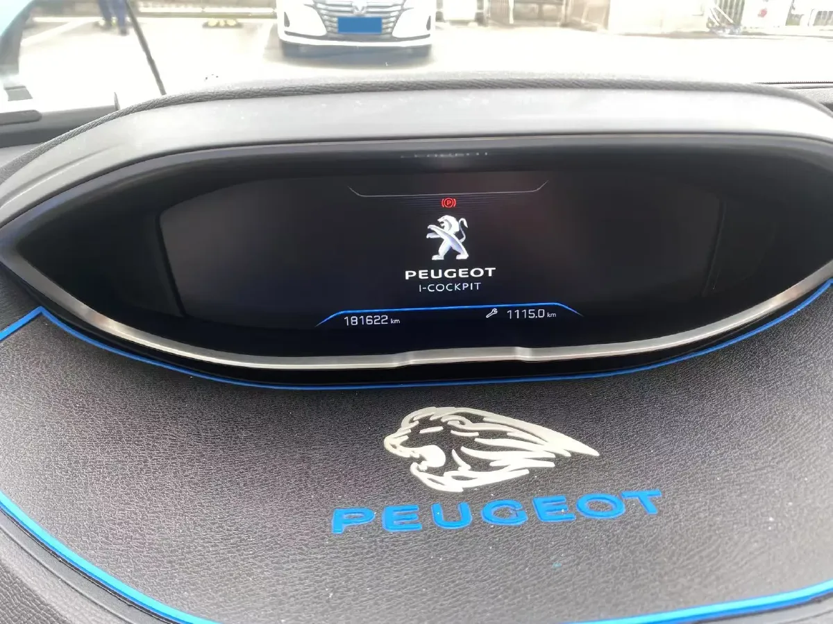 2017 Peugeot 5008 1.8T 204HP L4 6AT,autocango,china used car exporter,china ev exporter,chinese used car exporter,chinese used ev exporter