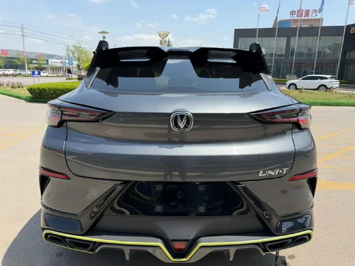 2022 ChangAn UNI-T 1.5T 188HP L4 7DCT,autocango,china used car exporter,china ev exporter,chinese used car exporter,chinese used ev exporter