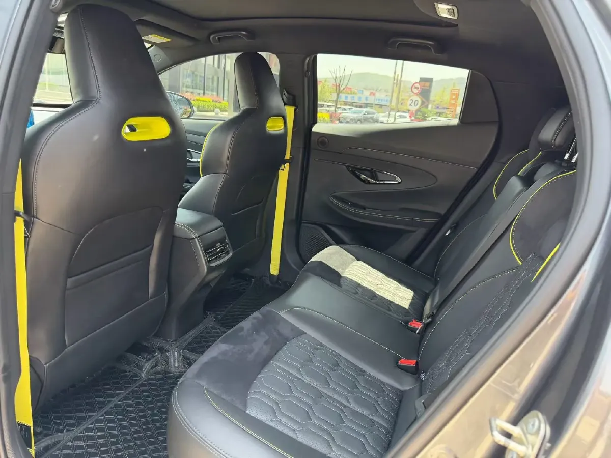 2022 ChangAn UNI-T 1.5T 188HP L4 7DCT,autocango,china used car exporter,china ev exporter,chinese used car exporter,chinese used ev exporter