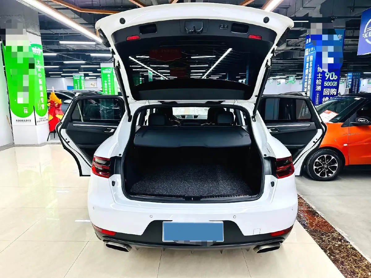 2017 YuTong T7 6.0L 316HP V8 6AT,autocango,china used car exporter,china ev exporter,chinese used car exporter,chinese used ev exporter