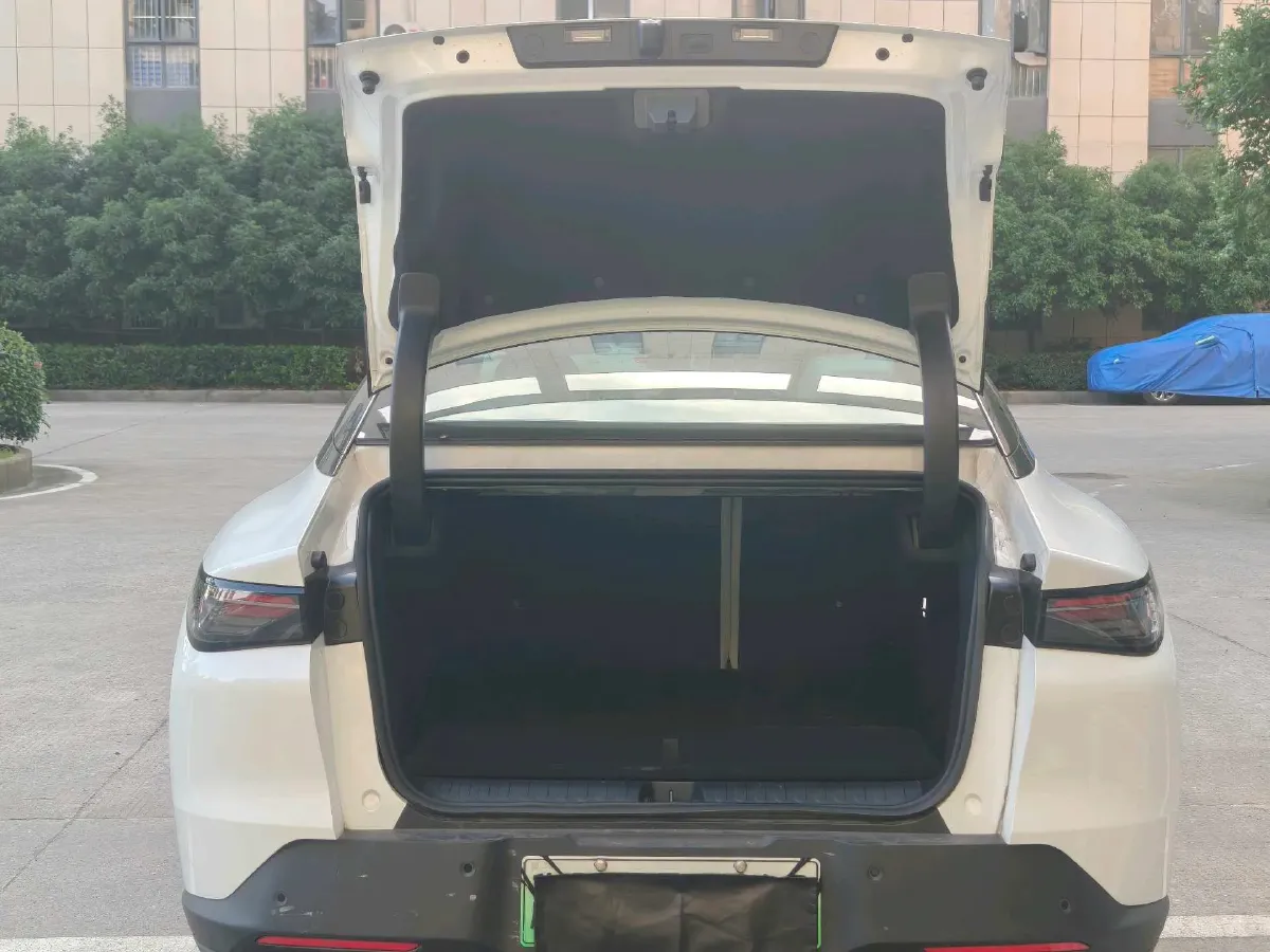 2024 ARCFOX αT5 BEV 79.2KWH,autocango,china used car exporter,china ev exporter,chinese used car exporter,chinese used ev exporter