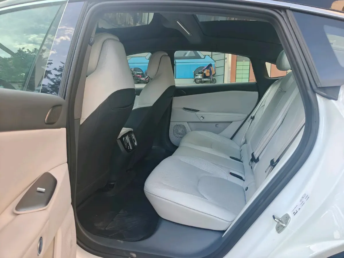 2024 ARCFOX αT5 BEV 79.2KWH,autocango,china used car exporter,china ev exporter,chinese used car exporter,chinese used ev exporter