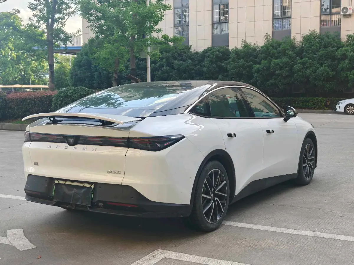 2024 ARCFOX αT5 BEV 79.2KWH,autocango,china used car exporter,china ev exporter,chinese used car exporter,chinese used ev exporter