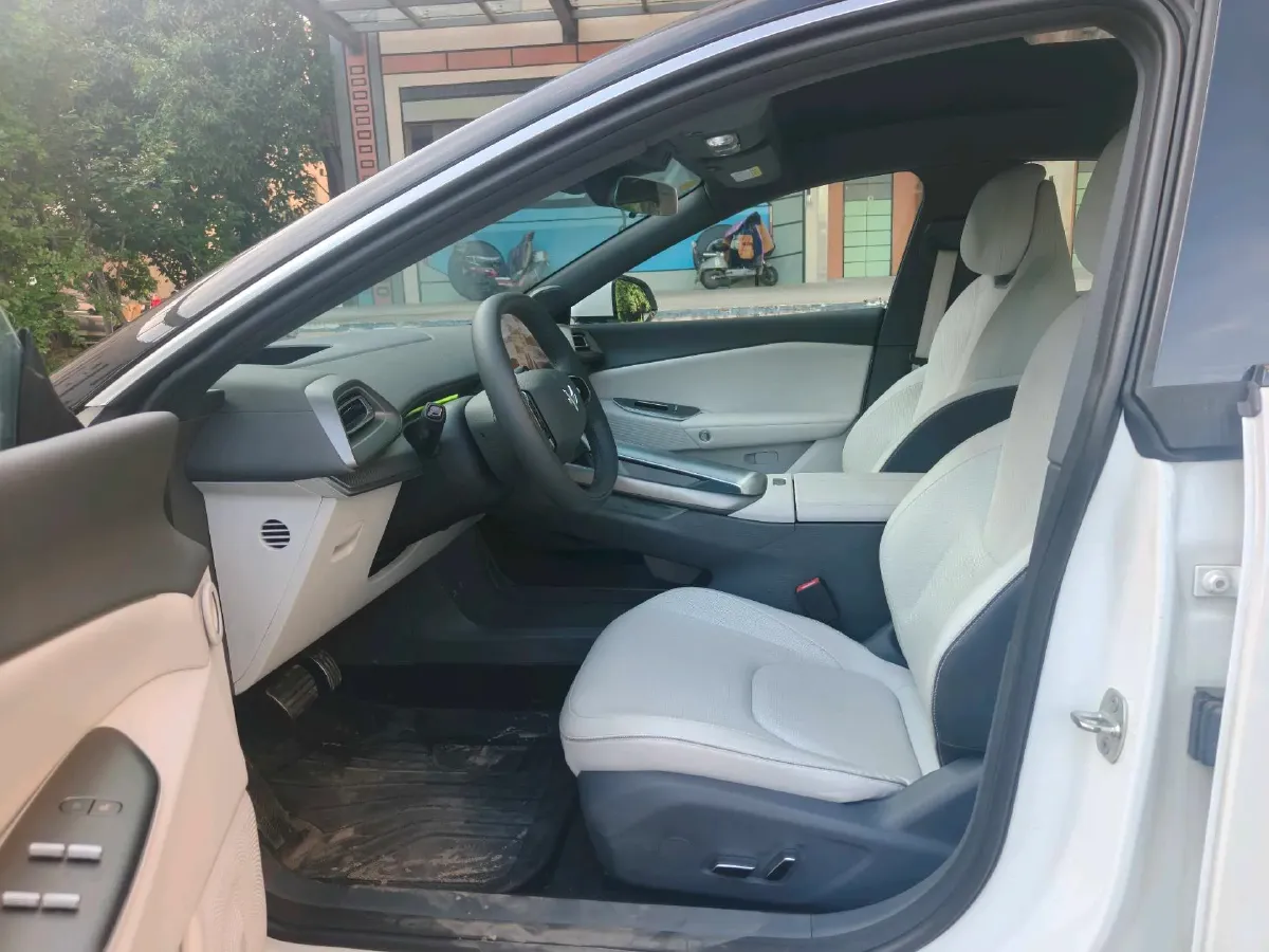 2024 ARCFOX αT5 BEV 79.2KWH,autocango,china used car exporter,china ev exporter,chinese used car exporter,chinese used ev exporter