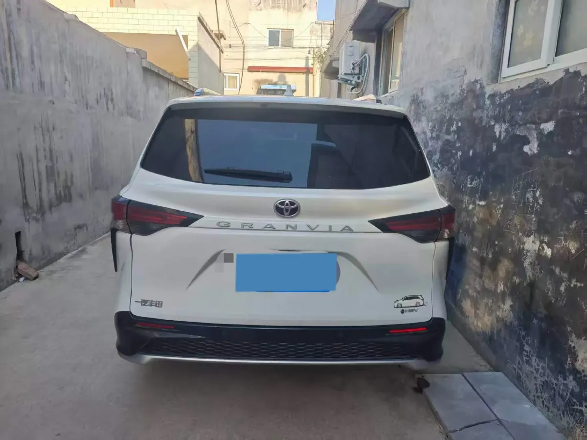 2024 Toyota Granvia 2.5L 189HP L4 E-CVT Hybrid,autocango,china used car exporter,china ev exporter,chinese used car exporter,chinese used ev exporter