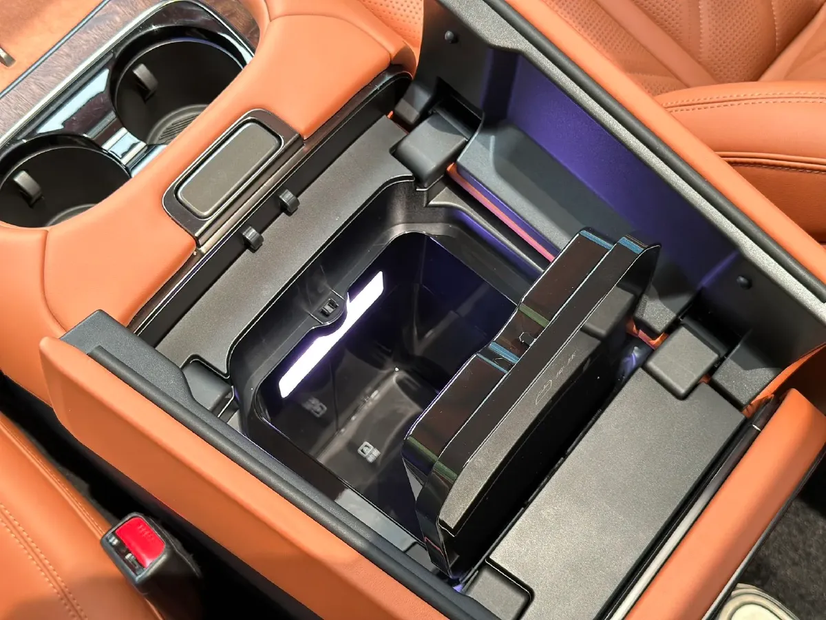 2023 YangWang U8 2.0T 272HP L4 REEV 49.05KWH,autocango,china used car exporter,china ev exporter,chinese used car exporter,chinese used ev exporter