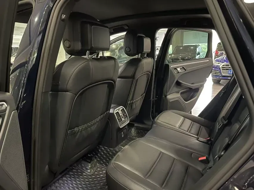 2020 Porsche Macan 2.0T 252HP L4 7DCT,autocango,china used car exporter,china ev exporter,chinese used car exporter,chinese used ev exporter