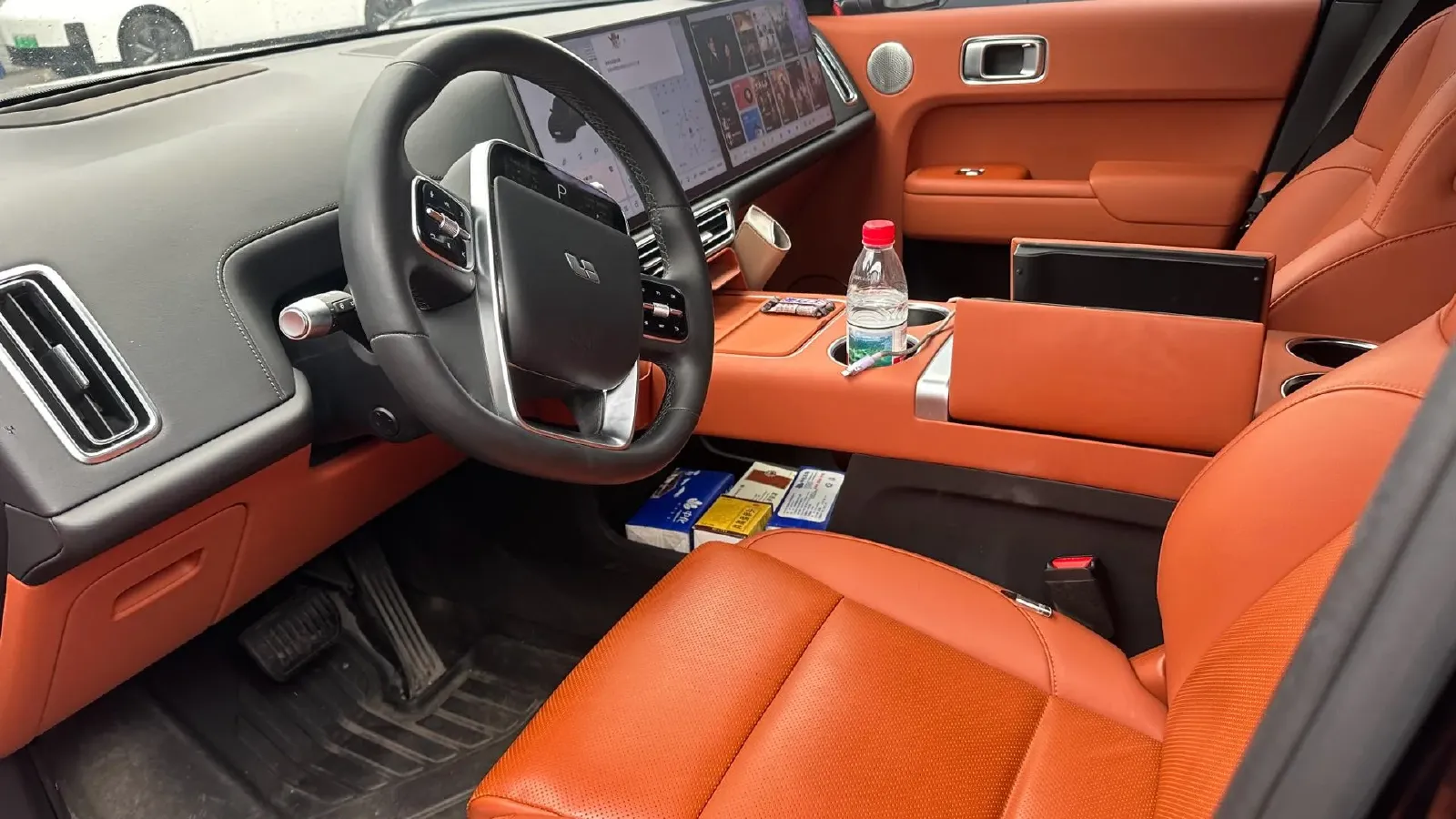 2024 Ford Bronco 2.3T 275HP L4 10AT,autocango,china used car exporter,china ev exporter,chinese used car exporter,chinese used ev exporter