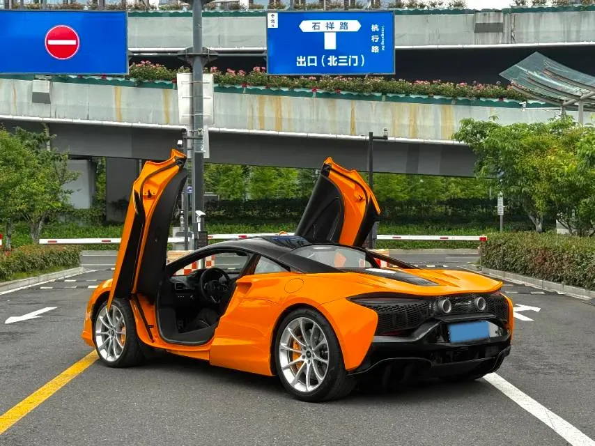 2023 McLaren Artura 3.0T 585HP V6 8DCT PHEV 7.4KWH,autocango,china used car exporter,china ev exporter,chinese used car exporter,chinese used ev exporter