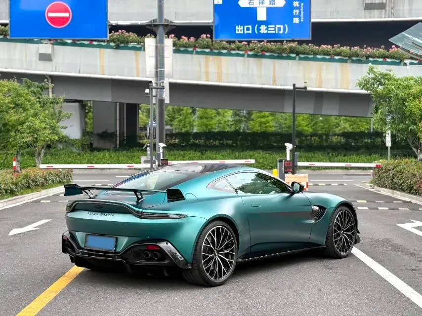 2023 Aston Martin V8 Vantage 4.0T 510HP V8 8AT,autocango,china used car exporter,china ev exporter,chinese used car exporter,chinese used ev exporter