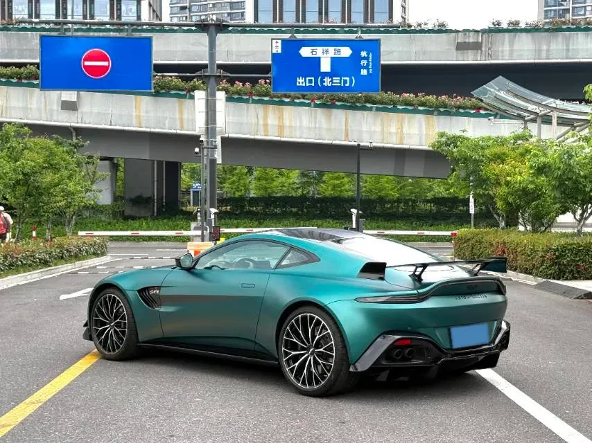 2023 Aston Martin V8 Vantage 4.0T 510HP V8 8AT,autocango,china used car exporter,china ev exporter,chinese used car exporter,chinese used ev exporter