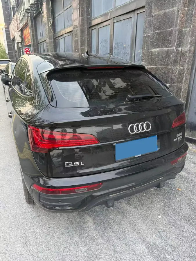 2022 Audi Q5L Sportback 2.0T 252HP L4 7DCT,autocango,china used car exporter,china ev exporter,chinese used car exporter,chinese used ev exporter