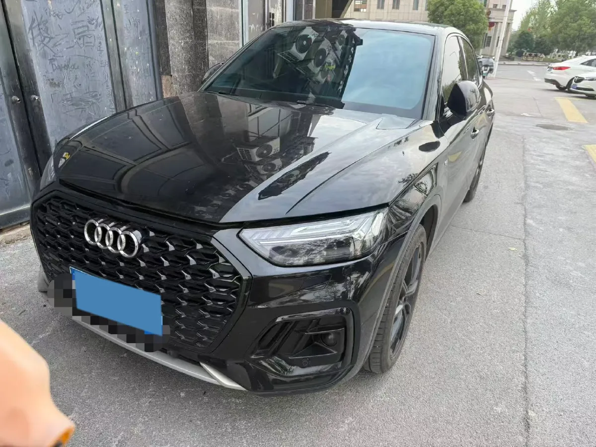 2022 Audi Q5L Sportback 2.0T 252HP L4 7DCT,autocango,china used car exporter,china ev exporter,chinese used car exporter,chinese used ev exporter