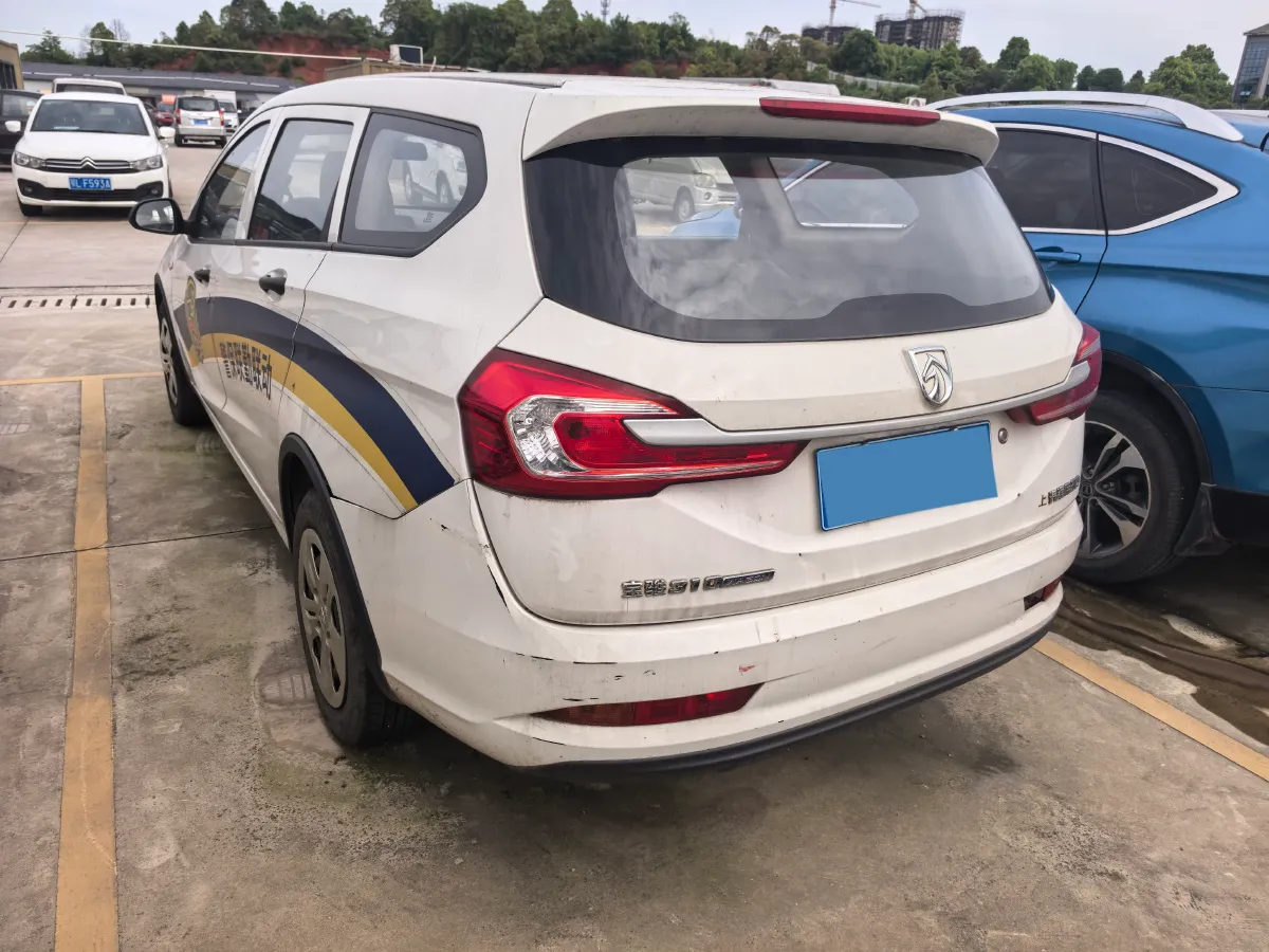 2017 BaoJun 310W 1.2L 82HP L4 6MT,autocango,china used car exporter,china ev exporter,chinese used car exporter,chinese used ev exporter