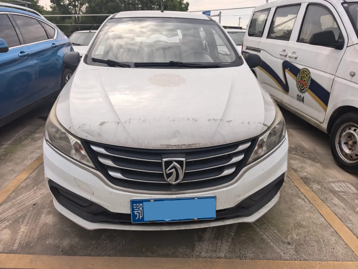 2017 BaoJun 310W 1.2L 82HP L4 6MT,autocango,china used car exporter,china ev exporter,chinese used car exporter,chinese used ev exporter
