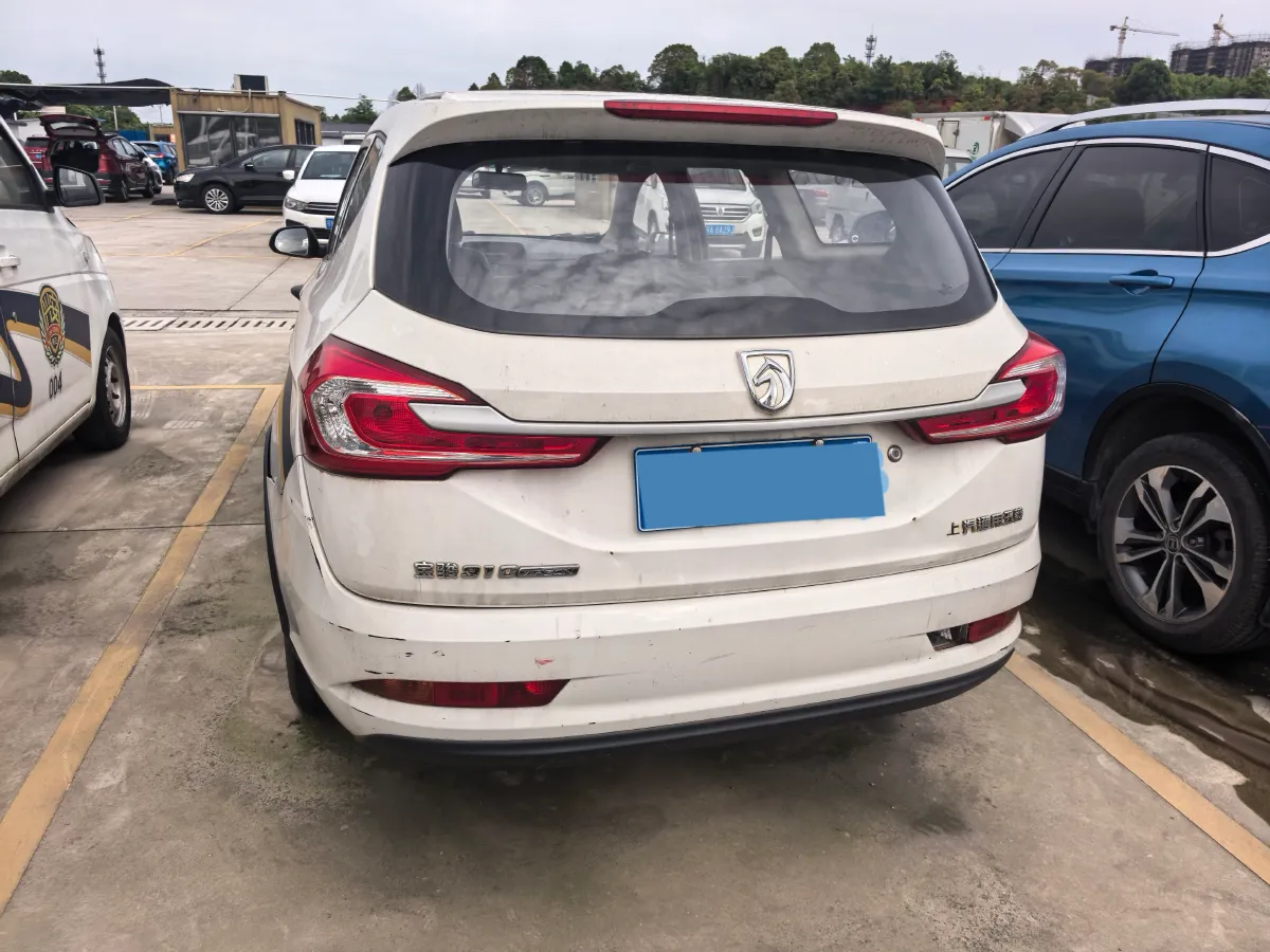 2017 BaoJun 310W 1.2L 82HP L4 6MT,autocango,china used car exporter,china ev exporter,chinese used car exporter,chinese used ev exporter