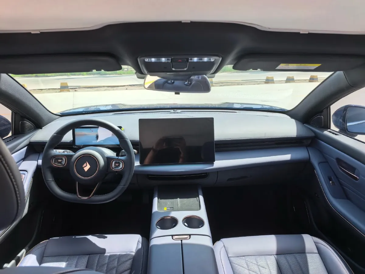 2025 BaoJun XiangJing 1.5T 143HP L4 1DHT PHEV,autocango,china used car exporter,china ev exporter,chinese used car exporter,chinese used ev exporter
