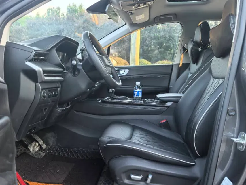 2022 Venucia T60 1.6L 126HP L4 CVT,autocango,china used car exporter,china ev exporter,chinese used car exporter,chinese used ev exporter