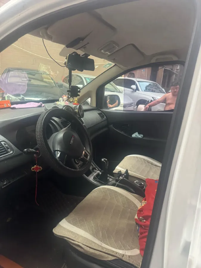 2020 Yema SiPaiKa 1.5L 109HP L4 5MT,autocango,china used car exporter,china ev exporter,chinese used car exporter,chinese used ev exporter