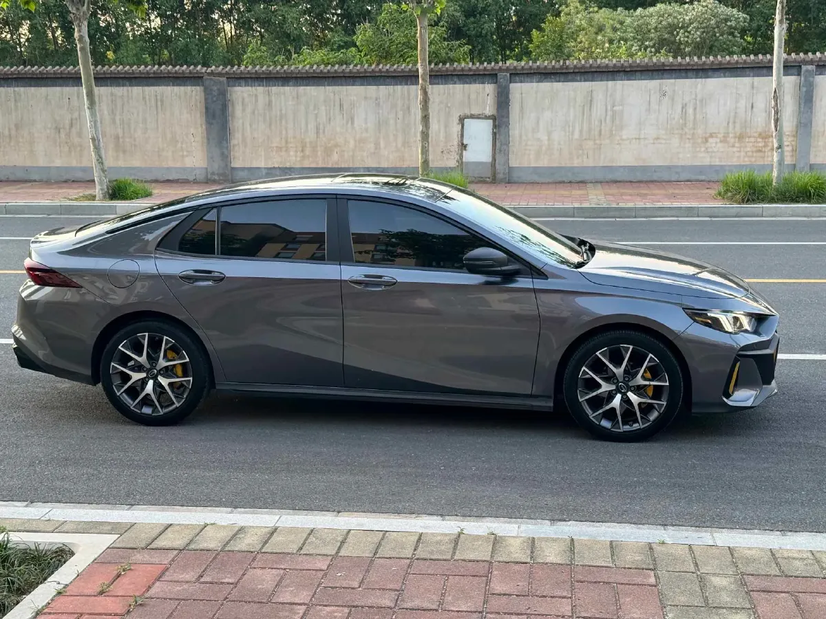 2021 GAC Trumpchi Empow 1.5T 177HP L4 7DCT,autocango,china used car exporter,china ev exporter,chinese used car exporter,chinese used ev exporter