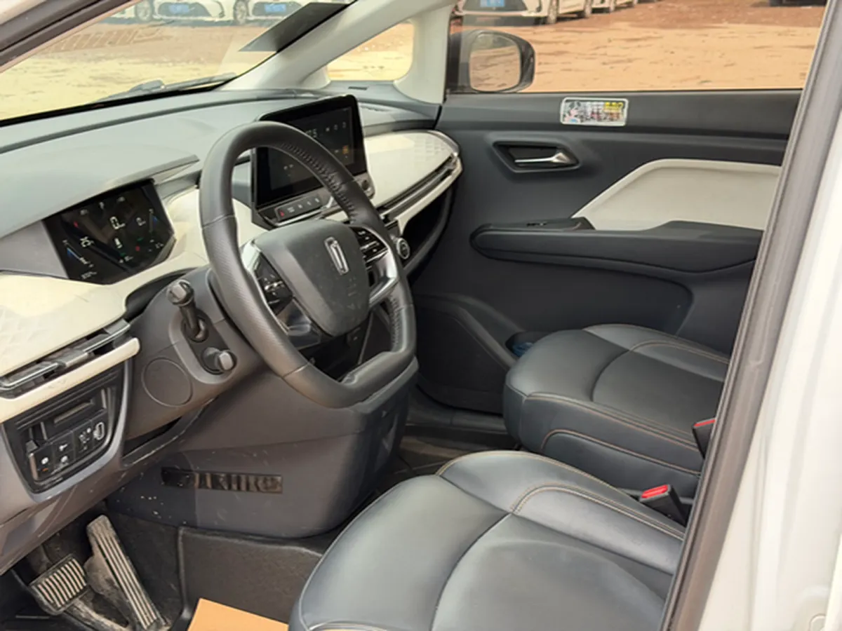 2022 JMC YuHu 7 2.0T 141HP L4 8AT,autocango,china used car exporter,china ev exporter,chinese used car exporter,chinese used ev exporter