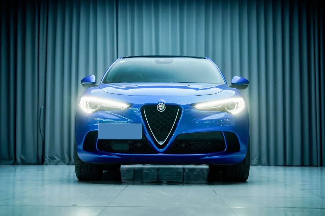 2019 Alfa Romeo Stelvio 2.9T 510HP V6 8AT,autocango,china used car exporter,china ev exporter,chinese used car exporter,chinese used ev exporter
