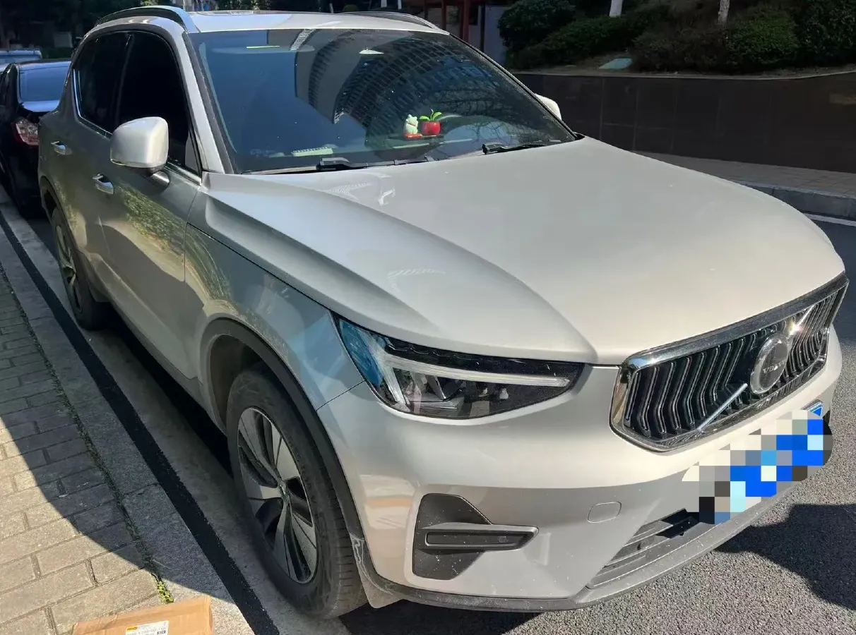 2024 Volvo XC40 2.0T 163HP L4 7DCT,autocango,china used car exporter,china ev exporter,chinese used car exporter,chinese used ev exporter