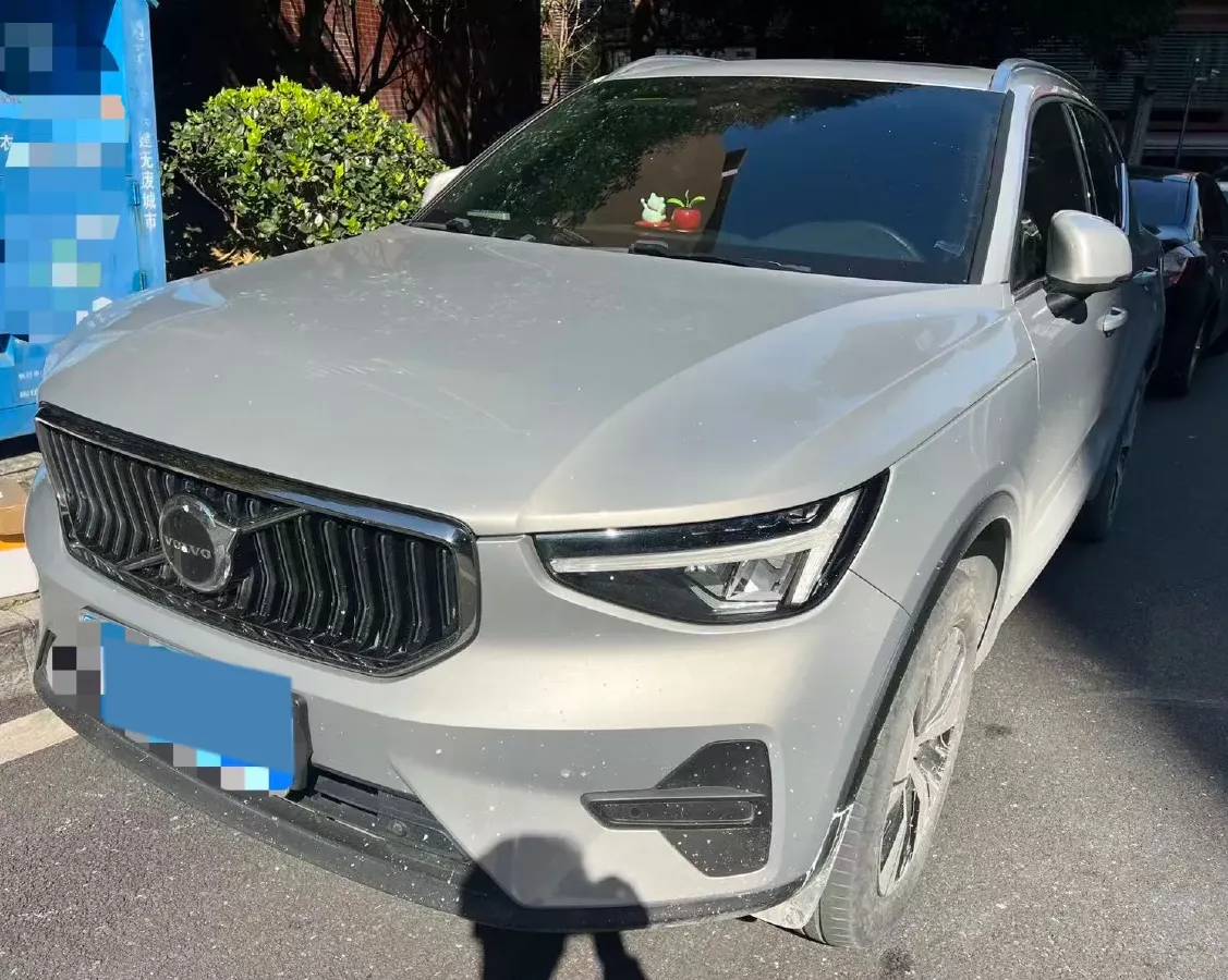 2024 Volvo XC40 2.0T 163HP L4 7DCT,autocango,china used car exporter,china ev exporter,chinese used car exporter,chinese used ev exporter