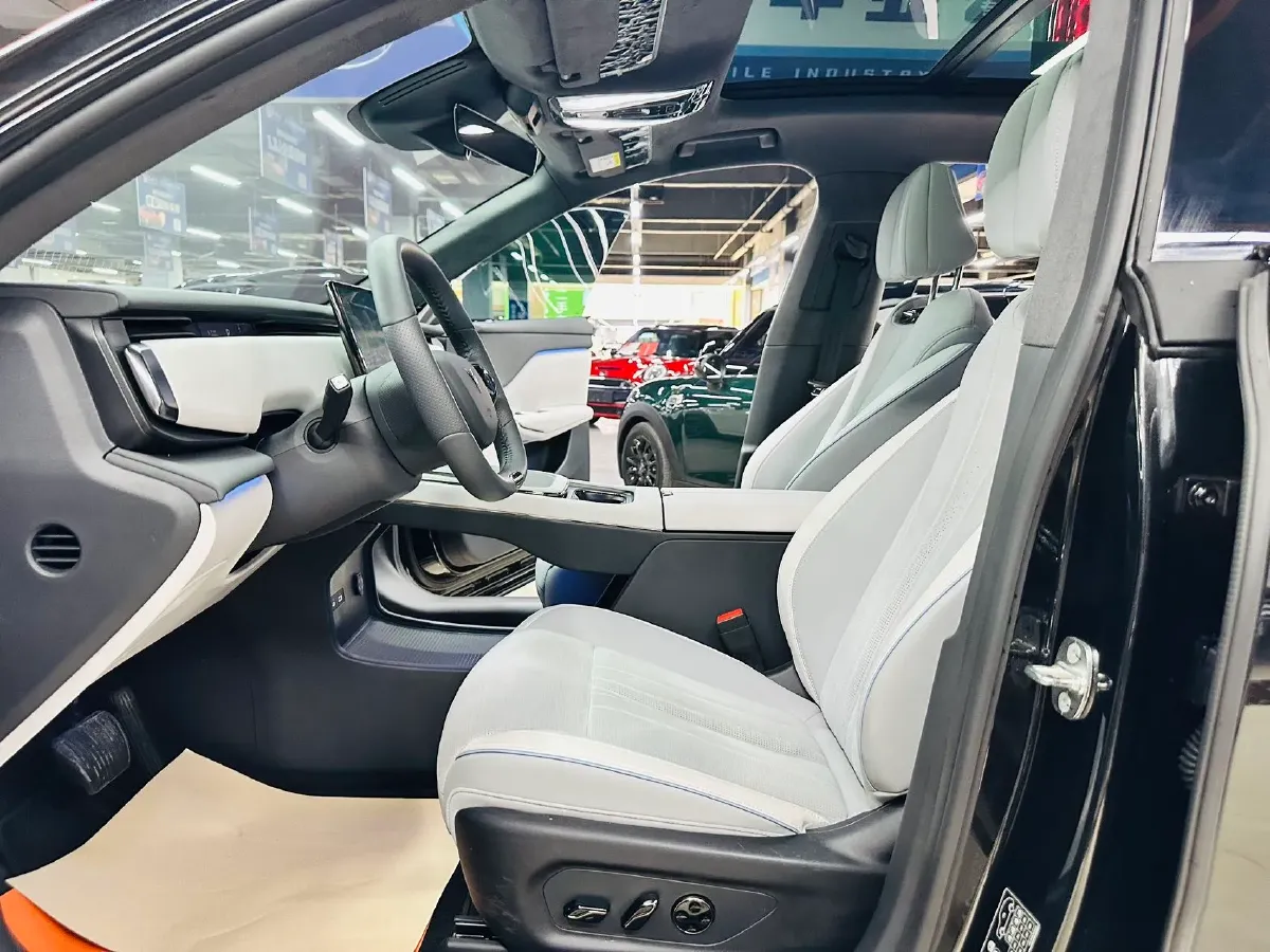 2024 Voyah ZhiYin BEV 79KWH,autocango,china used car exporter,china ev exporter,chinese used car exporter,chinese used ev exporter