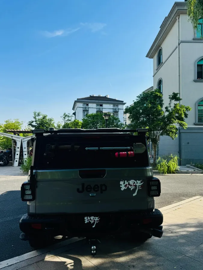 2022 Jeep Gladiator 3.6L 284HP V6 8AT,autocango,china used car exporter,china ev exporter,chinese used car exporter,chinese used ev exporter