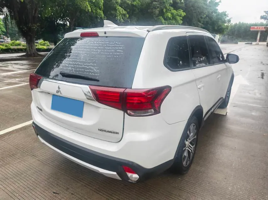 2018 Mitsubishi Outlander 2.0L 166HP L4 CVT,autocango,china used car exporter,china ev exporter,chinese used car exporter,chinese used ev exporter