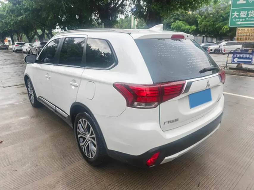 2018 Mitsubishi Outlander 2.0L 166HP L4 CVT,autocango,china used car exporter,china ev exporter,chinese used car exporter,chinese used ev exporter