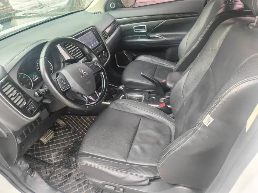 2018 Mitsubishi Outlander 2.0L 166HP L4 CVT,autocango,china used car exporter,china ev exporter,chinese used car exporter,chinese used ev exporter
