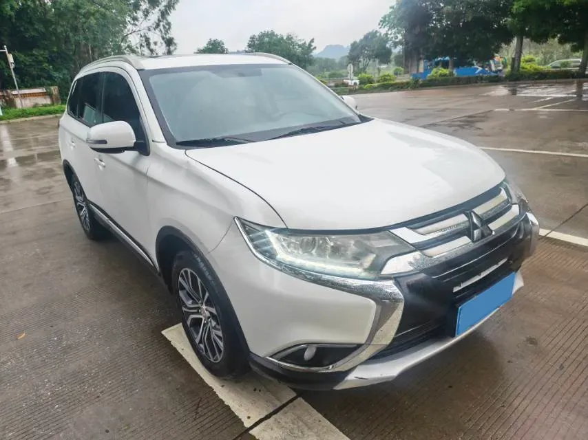 2018 Mitsubishi Outlander 2.0L 166HP L4 CVT,autocango,china used car exporter,china ev exporter,chinese used car exporter,chinese used ev exporter