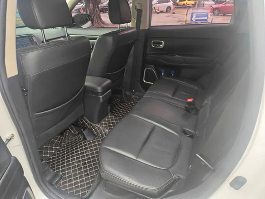 2018 Mitsubishi Outlander 2.0L 166HP L4 CVT,autocango,china used car exporter,china ev exporter,chinese used car exporter,chinese used ev exporter
