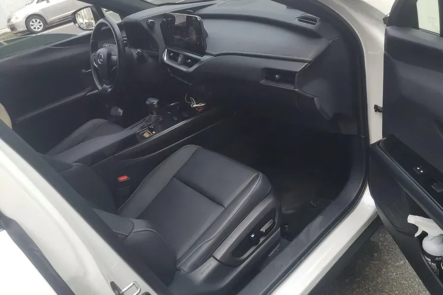 2022 Lexus UX 2.0L 146HP L4 E-CVT Hybrid,autocango,china used car exporter,china ev exporter,chinese used car exporter,chinese used ev exporter