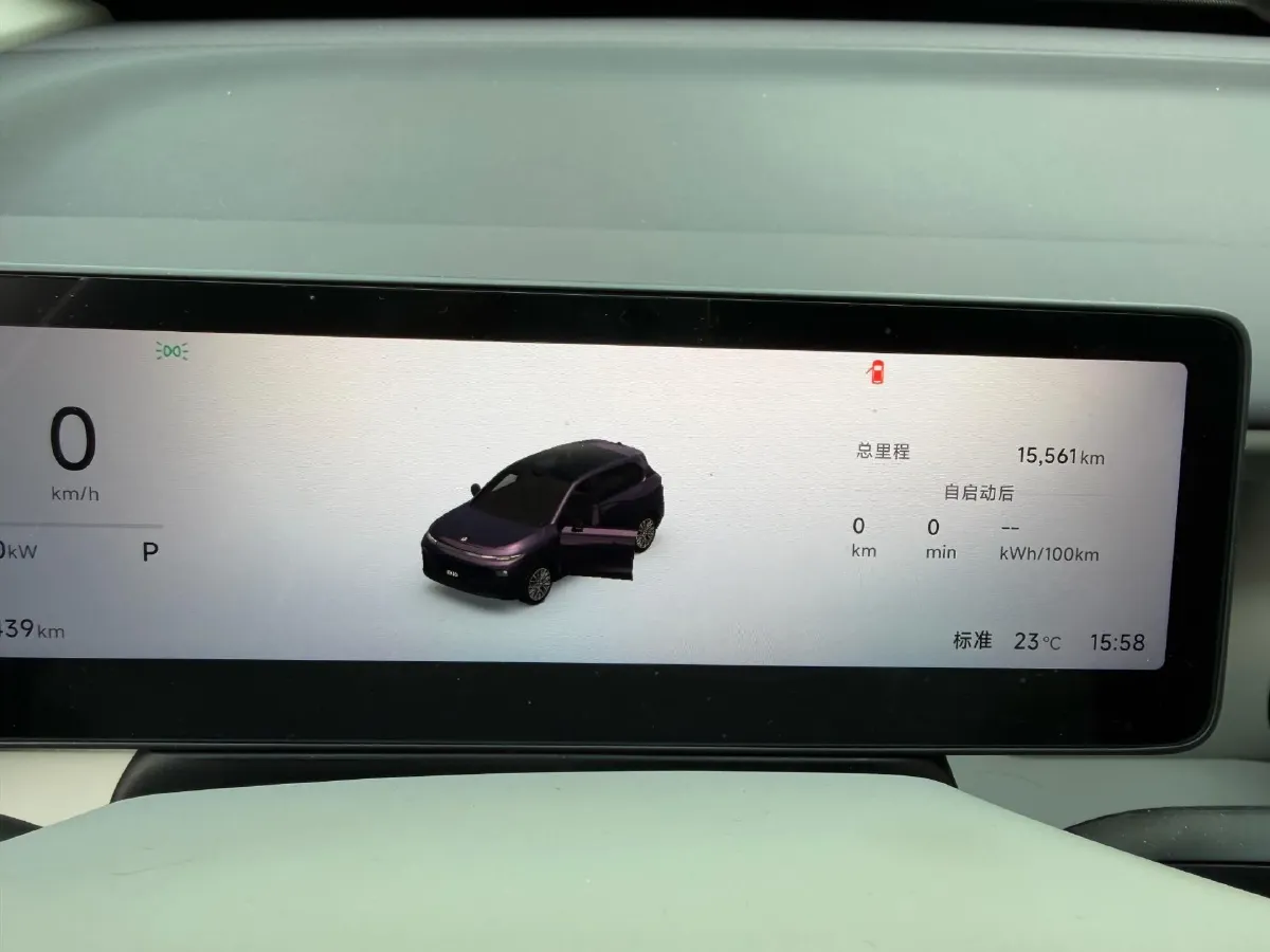 2025 Leapmotor B10 BEV 67.1KWH,autocango,china used car exporter,china ev exporter,chinese used car exporter,chinese used ev exporter