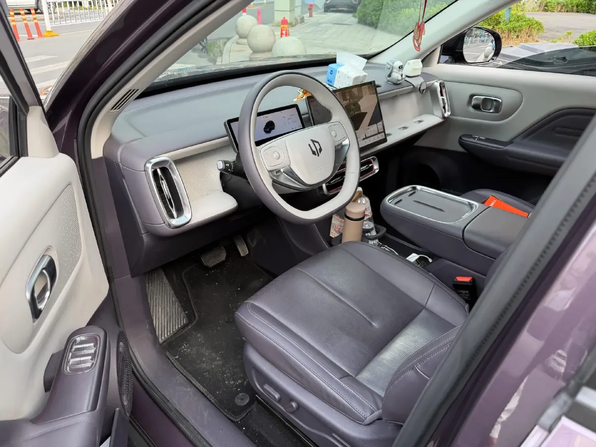 2025 Leapmotor B10 BEV 67.1KWH,autocango,china used car exporter,china ev exporter,chinese used car exporter,chinese used ev exporter