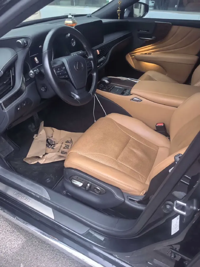 2021 Lexus LS 3.5L 299HP V6 E-CVT Hybrid,autocango,china used car exporter,china ev exporter,chinese used car exporter,chinese used ev exporter